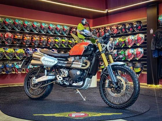 TRIUMPH BONNEVILLE SCRAMBLER 1200 XE 